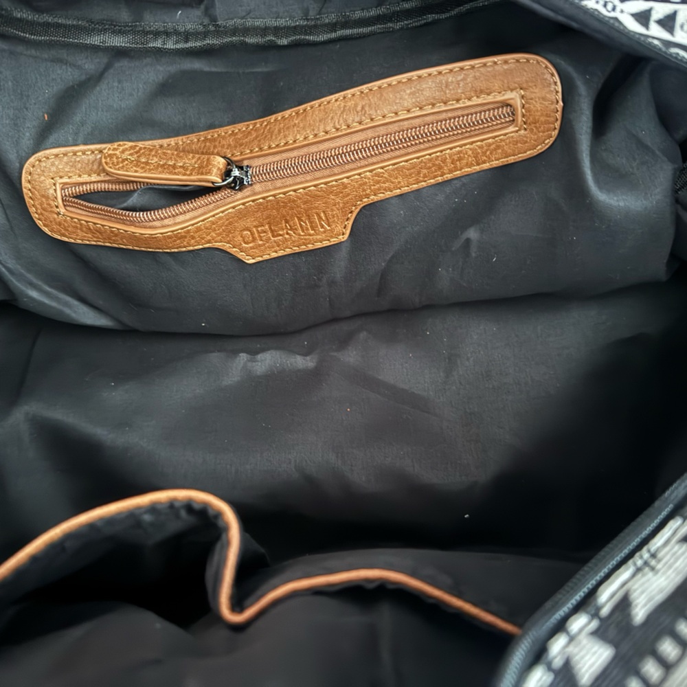 Canvas Weekender Bag - Picture 2 of 4